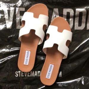 NEW Steve Madden white sandals